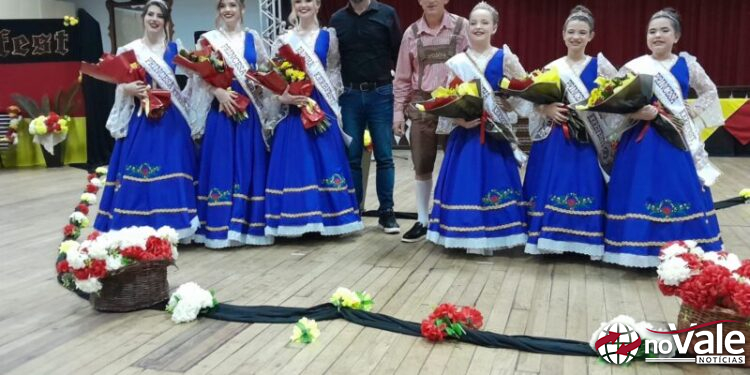 Joana Basei e Bárbara Weber Massocato são eleitas rainhas do 30º Kerbfest de Capinzal