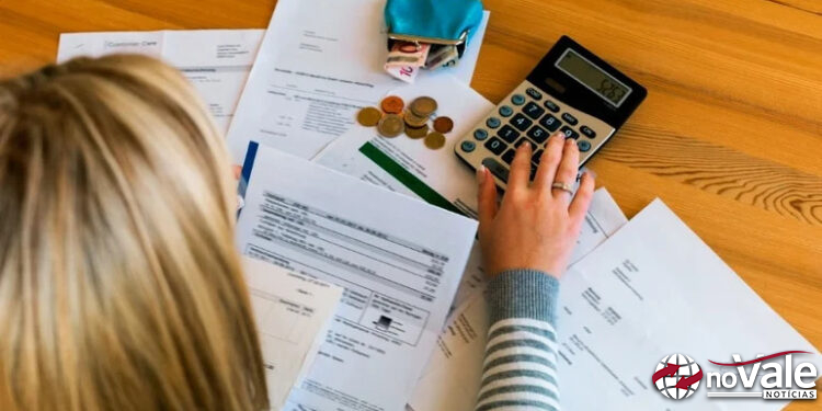 Endividamento e inadimplência batem recorde em setembro, aponta CNC