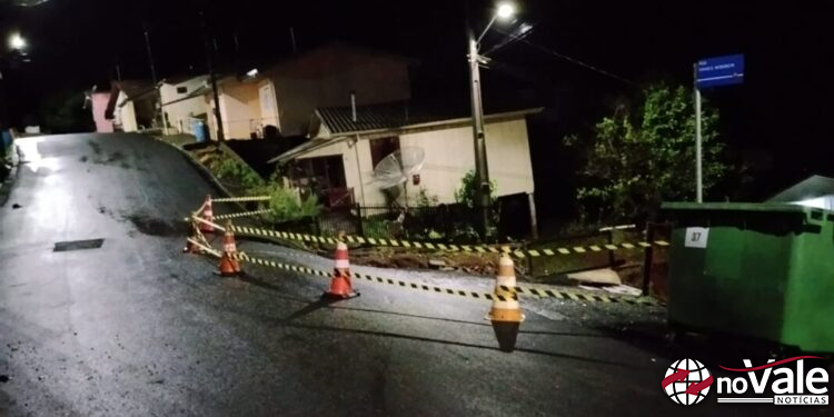 Temporal provoca alagamentos e mobiliza Corpo de Bombeiros em Tangará