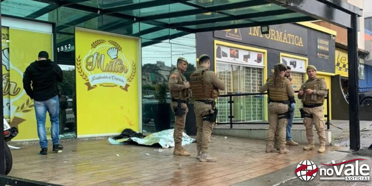 Mulher é morta por ex-marido em frente à estabelecimento comercial em Lages