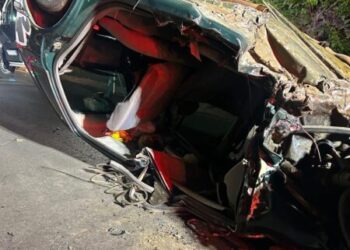 Condutor fica ferido após capotamento na BR-282