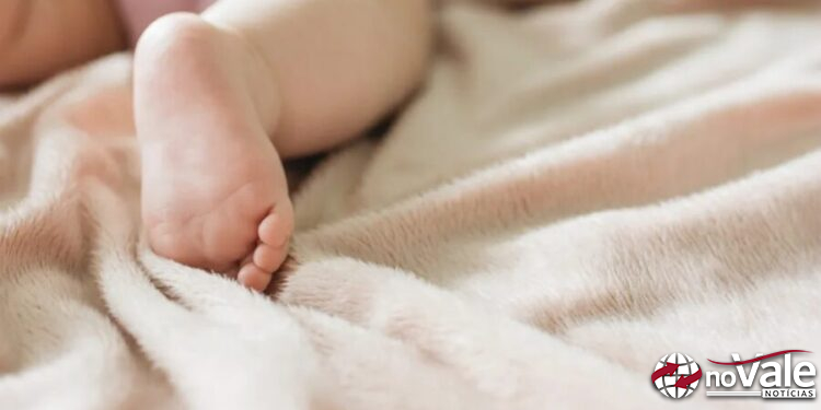 Pais acordam e encontram bebê morta na cama em SC