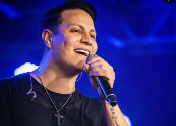 Banda Os Atuais anuncia desligamento de Paulinho Dill e esclarece motivos em comunidade oficial