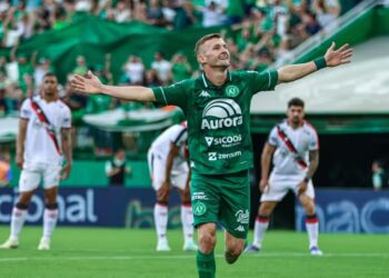 Nove anos após campanha histórica na Sul-Americana, Chape conquista acesso à Série A