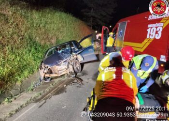 Colisão frontal deixa três pessoas feridas em Fraiburgo