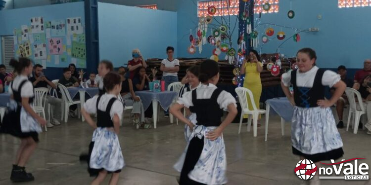 Escola Doutor Vilson Pedro Kleinubing encerra projeto sobre cultura italiana e alemã