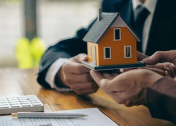 Capinzal entrega 50 matrículas de imóveis pelo REURB e amplia regularização fundiária no município