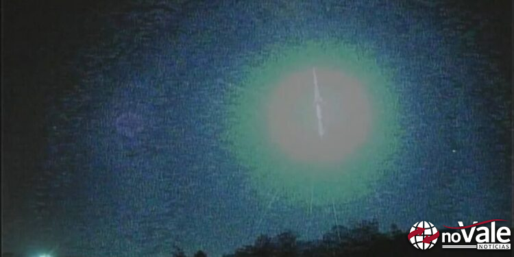 VÍDEO: Meteoro de grande intensidade provoca explosão luminosa na divisa entre RS e SC