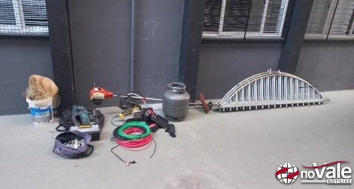 Objetos furtados são recuperados pela polícia em área de mata em Joaçaba