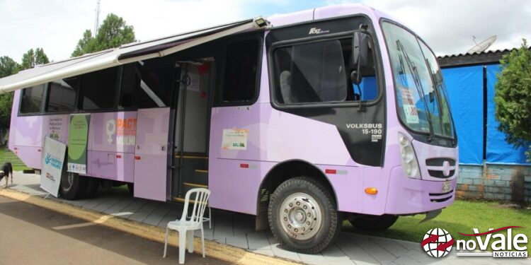 Ônibus Lilás esteve em Zortéa levando orientação sobre violência contra a mulher e serviços sociais