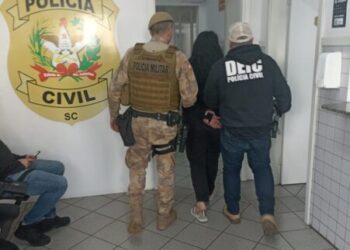 Operação policial desarticula grupo de tráfico e apreende armas no Meio-Oeste de SC