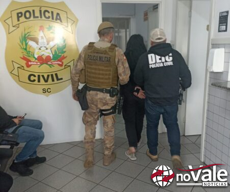 Operação policial desarticula grupo de tráfico e apreende armas no Meio-Oeste de SC