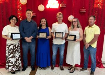 Piratuba: Prefeitura realiza confraternização de final de ano e homenageia servidores aposentados