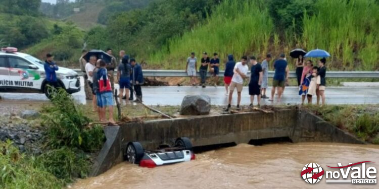Bebê de um ano é a primeira morte confirmada em SC em decorrência das chuvas