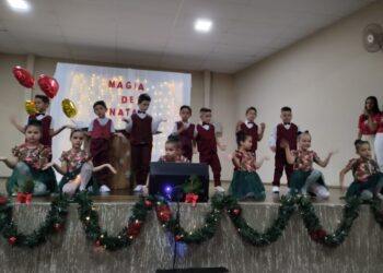 Apresentações de Natal marcam Noite Cultural do CEI Anjo Azul em Lacerdópolis