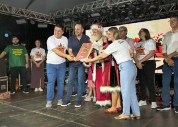 Com shows e atrações gratuitas, Capinzal encerra programação de Natal 2025