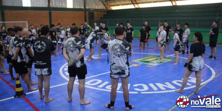 Zortéa recebe seminário e graduação de Muay Thai