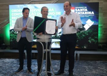 Estado assina ordem de serviço para elaboração do Plano de Recursos Hídricos da Bacia do Rio do Peixe