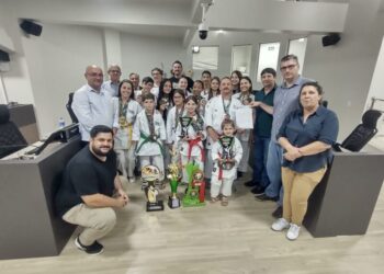Câmara de Capinzal homenageia equipe de Karatê pelas conquistas alcançadas em 2025