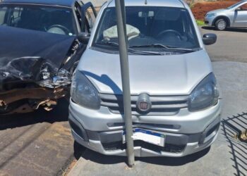 Colisão entre veículos deixa mulher ferida em Campos Novos