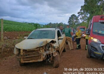 Colisão frontal entre veículos deixa feridos no interior de Lebon Régis