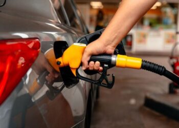 Petrobras reduz preço da gasolina em 5,2% a partir desta terça-feira