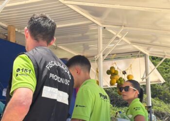 Pastel de R$ 40? Procon fiscaliza preços abusivos em praias de Florianópolis