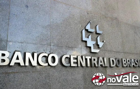 Banco Central mantém Selic em 15% ao ano e sinaliza início de corte de juros em março