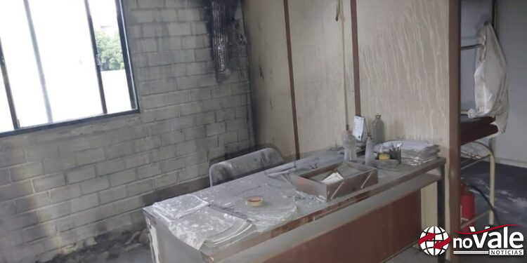 Incêndio em edificação industrial é controlado pelo Corpo de Bombeiros em Videira