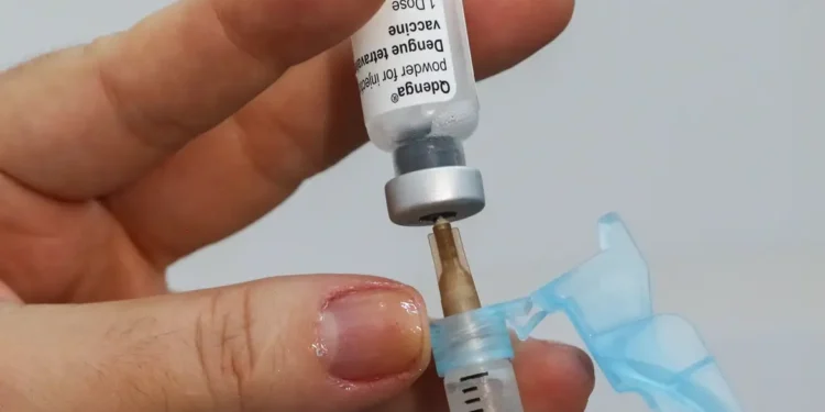 Com 300 doses, Capinzal e Ouro iniciam aplicação da vacina contra a dengue em crianças e adolescentes de 10 a 14 anos
