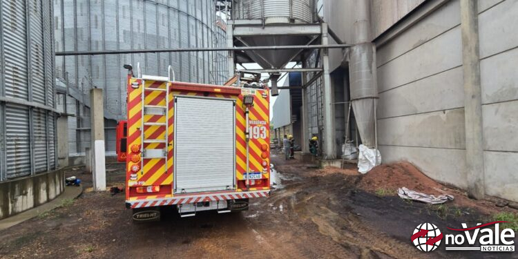 Princípio de incêndio em silo às margens da SC-467 mobiliza Bombeiros em Capinzal