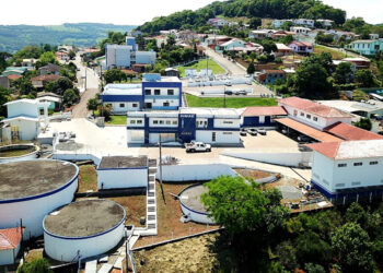 Curto-circuito atinge bomba do reservatório do Simae em Lindenberg