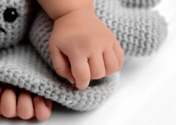 Bebê de 2 meses tem 30% do corpo queimado após acidente doméstico