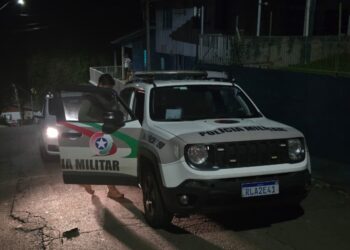 Discussão entre estrangeiros deixa homem ferido por faca em Capinzal