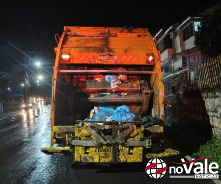 Motociclista fica ferido após colisão com caminhão da coleta de lixo em Capinzal