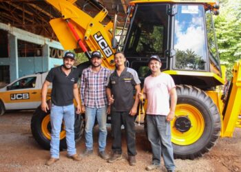 Zortéa recebe mais uma retroescavadeira para reforçar serviços da infraestrutura