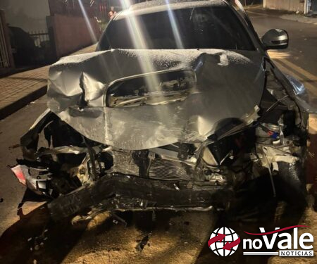 Chapecó: Dupla armada é presa após roubo, colisão e fuga cinematográfica