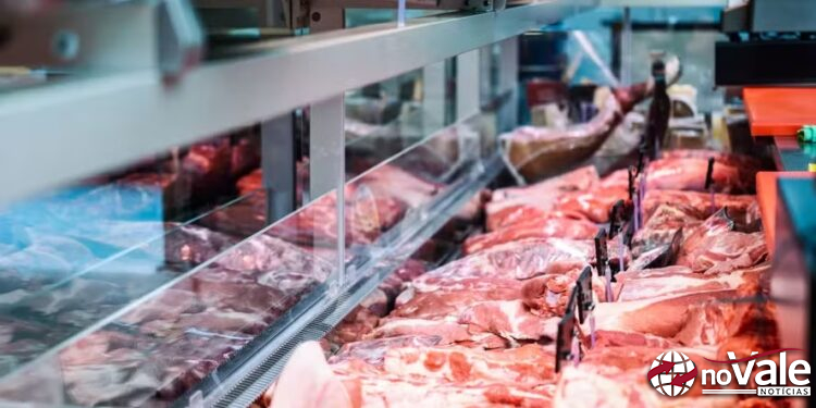 Homem é preso após furtar quatro pacotes de picanha em supermercado de SC