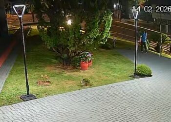 Bandeira de Xanxerê é furtada de mastro em frente à Prefeitura.