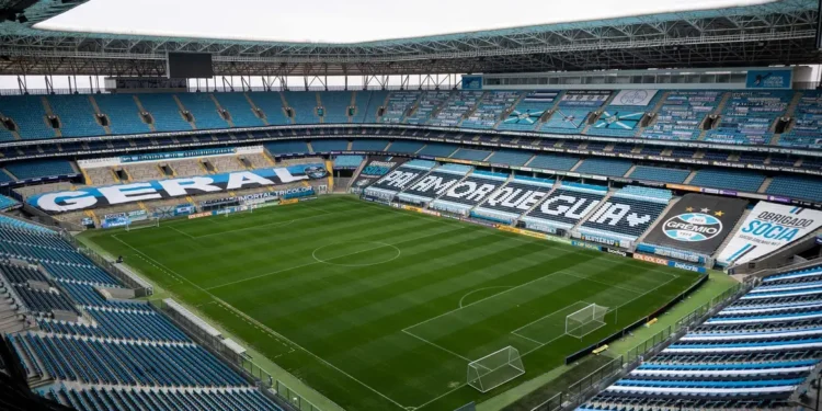 Grêmio faz 3 a 0 no Inter e está com uma mão na taça do Gauchão