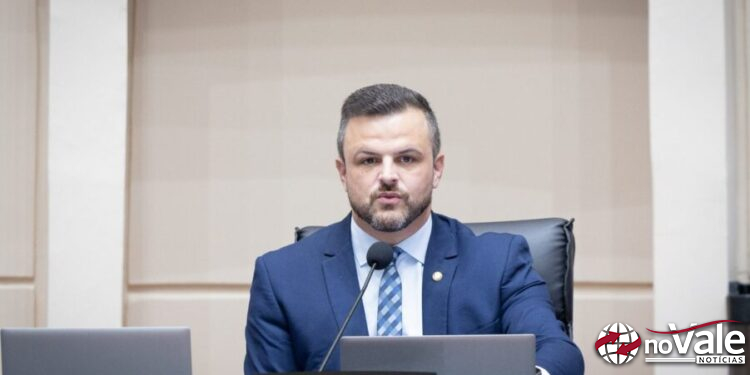 Deputado Lucas Neves cobra Governo Federal após corte de recursos do DNIT em SC