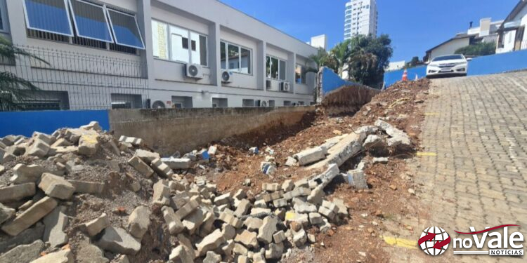 AMMOC realiza imagens com drone para novo projeto de muro entre Prefeitura e Fórum de Capinzal