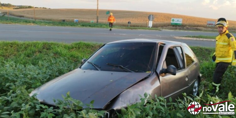 Saída de pista na BR-470 deixa quatro pessoas feridas em Campos Novos