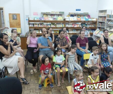 “Entardecer com Histórias” leva magia da Páscoa à Biblioteca de Capinzal nesta quarta