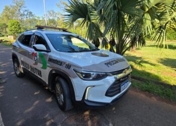 Polícia Militar e Conselho Tutelar atendem ocorrência com entorpecente e menores matando aula em Capinzal