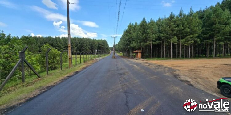 Comunidade de Barro Preto recebe camada asfáltica e obra entra na fase final em Capinzal