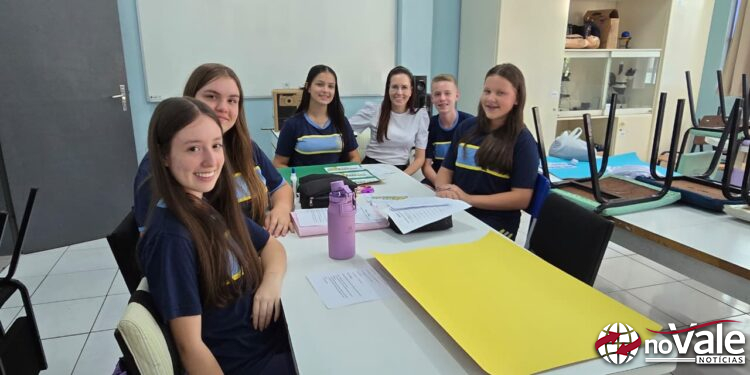 Escola Viver e Conhecer celebra 40 anos com mesa redonda que resgata personagens da história da instituição