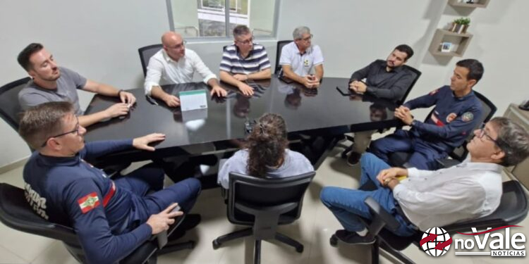 Corpo de Bombeiros de Capinzal apresenta projeto para aquisição de equipamentos de resgate a bateria