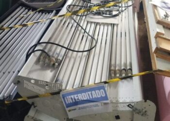 Polícia Civil realiza em a maior apreensão de equipamentos de bronzeamento artificial ilegal de Santa Catarina