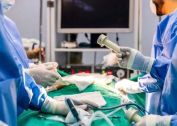 Mulher será indenizada após passar 5 anos com objeto dentro do corpo depois de cirurgia